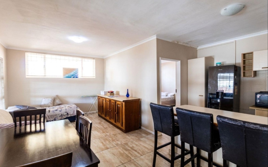 8 Bedroom Property for Sale in Middedorp Western Cape